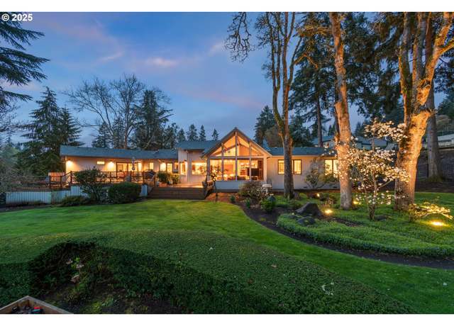 Property at 602 Spyglass Dr, Eugene, OR 97401, 3 beds, 3 baths