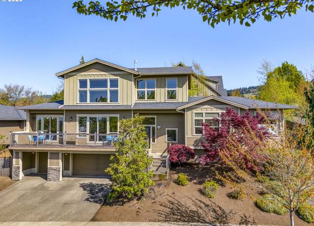 Property at 1125 N Alexandra Dr, Newberg, OR 97132, 4 beds, 2.5 baths