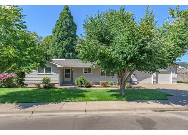 Property at 708 Blackstone St, Springfield, OR 97477, 3 beds, 2.5 baths