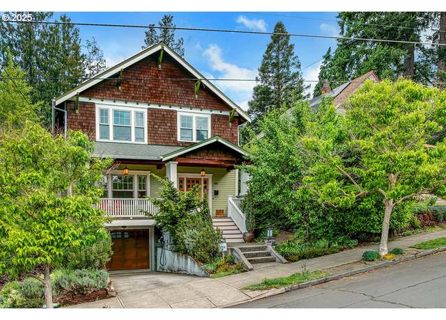 Property at 4015 SE Schiller St, Portland, OR 97202, 4 beds, 3.5 baths