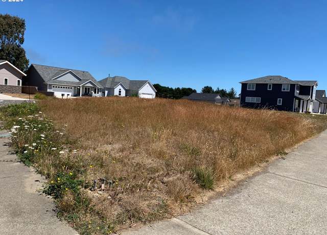 Property at 843 Spyglass Dr, Bandon, OR 97411