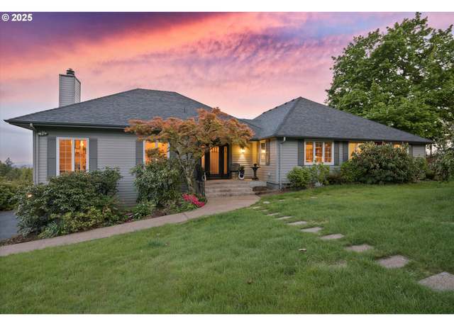 Property at 3834 W Nanitch Cir, Salem, OR 97306, 5 beds, 3 baths