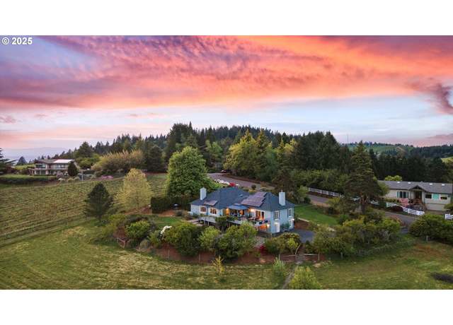 Property at 3834 W Nanitch Cir, Salem, OR 97306, 5 beds, 3 baths