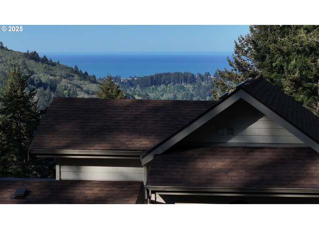 Property at 17265 Mountain Dr, Brookings, OR 97415, 3 beds, 2.5 baths
