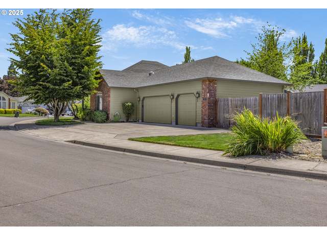Property at 830 Impala Ave, Eugene, OR 97404, 3 beds, 2 baths