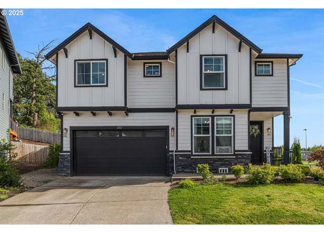 Property at 212 W Taylor Ct, Newberg, OR 97132, 6 beds, 2.5 baths