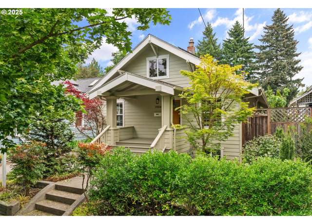 Property at 1904 SE 43rd Ave, Portland, OR 97215, 3 beds, 2 baths