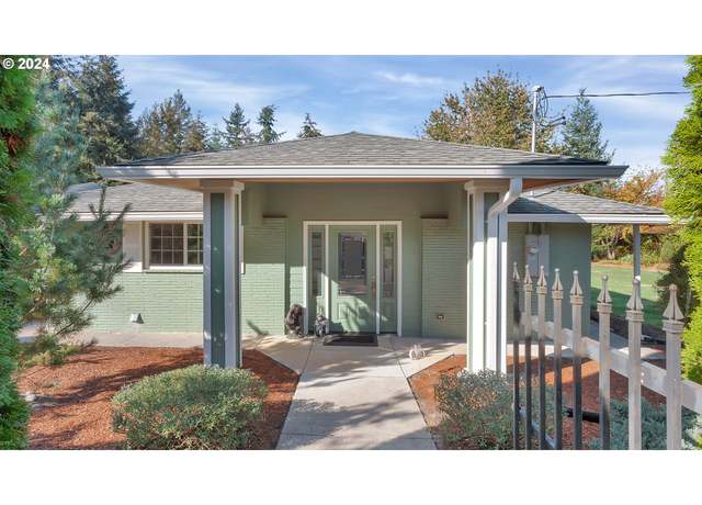 Property at 42142 SE Trubel Rd, Sandy, OR 97055, 3 beds, 2.5 baths