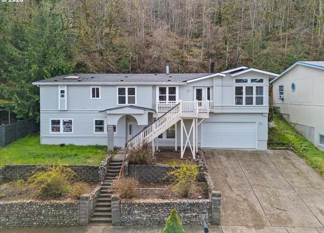Property at 15224 SE Gladstone St, Portland, OR 97236, 7 beds, 3 baths