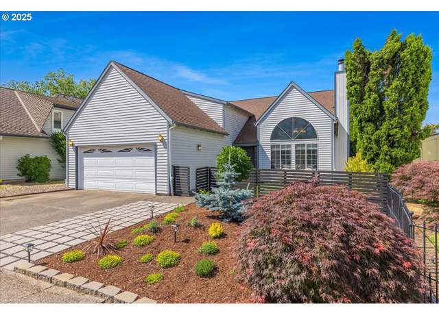 Property at 13217 SW Falcon Rise Dr, Tigard, OR 97223, 4 beds, 2 baths