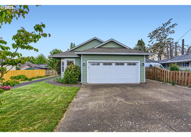 Property at 1586 NE Grandhaven St, Mcminnville, OR 97128, 3 beds, 2 baths