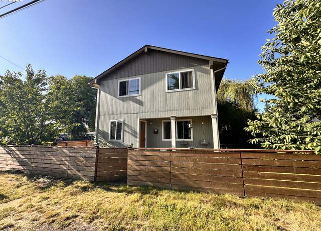 Property at 6156 SE Lexington St, Portland, OR 97206, 3 beds, 2 baths