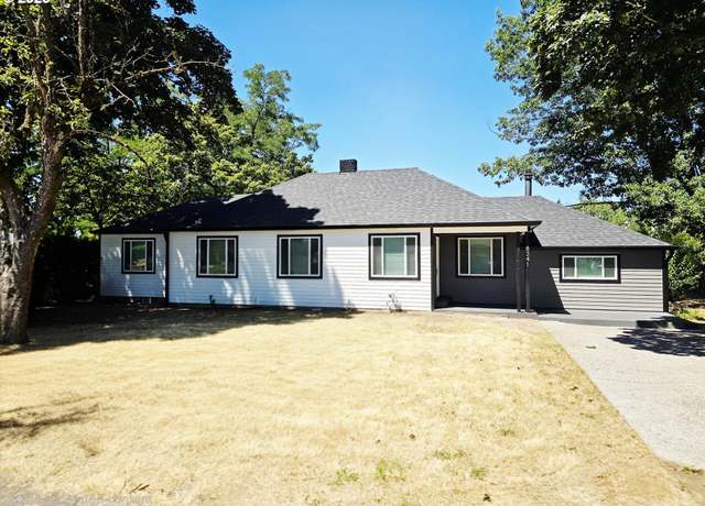 Property at 8341 SE Lindy St, Happy Valley, OR 97086, 4 beds, 2 baths