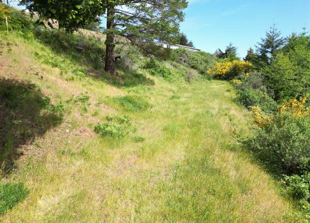 Property at 6877 Pacific Terrace Dr, Brookings, OR 97415