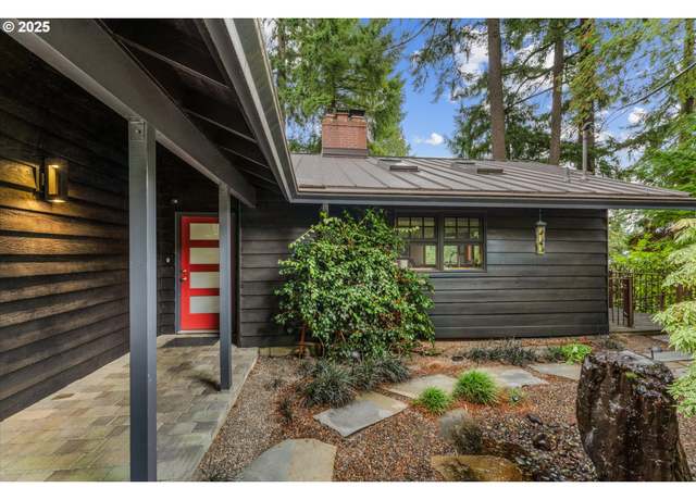 Property at 2883 SW Champlain Dr, Portland, OR 97205, 3 beds, 3.5 baths