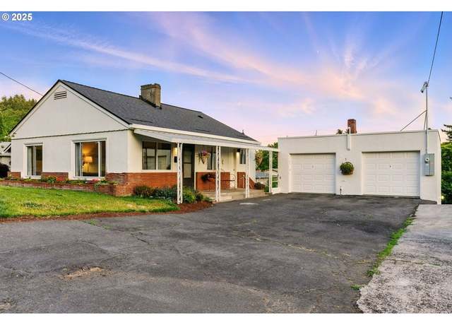 Property at 8620 NE Beech St, Portland, OR 97220, 4 beds, 3 baths