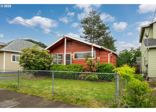 Property at 6918 SE Center St, Portland, OR 97035, 2 beds, 1 bath