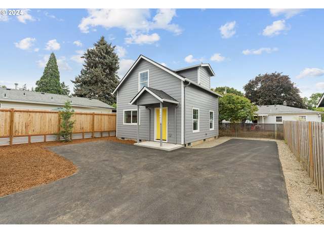 Property at 10482 SE Liebe St Unit B, Portland, OR 97266, 3 beds, 2 baths