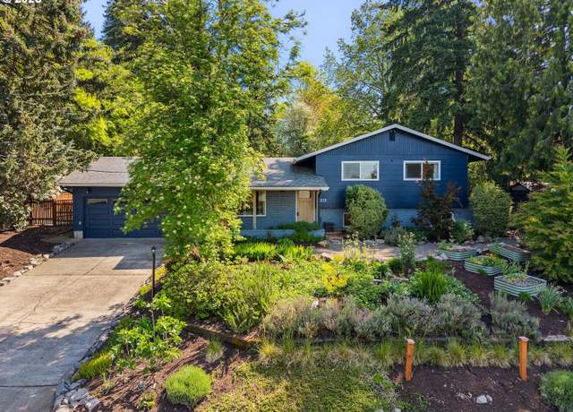Property at 8818 SW 57th Ave, Portland, OR 97219, 4 beds, 3 baths