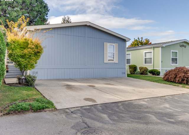 Property at 18345 NE Glisan St #2, Portland, OR 97230, 3 beds, 2 baths