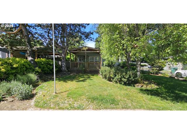 Property at 9909 SE 43rd Ave, Milwaukie, OR 97222, 2 beds, 2 baths