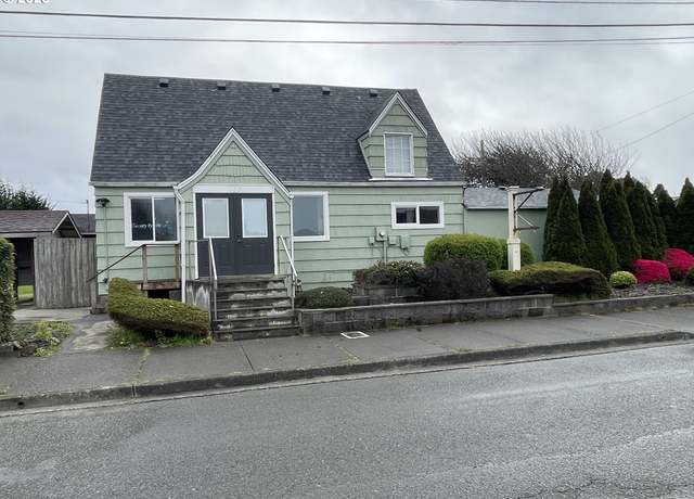 Property at 95 12th St, Bandon, OR 97411, 3 beds, 1.5 baths
