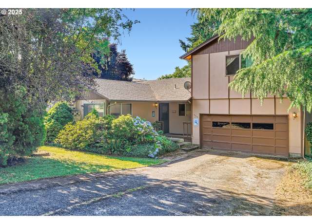 Property at 4517 NE 44th St, Vancouver, WA 98661, 4 beds, 3 baths