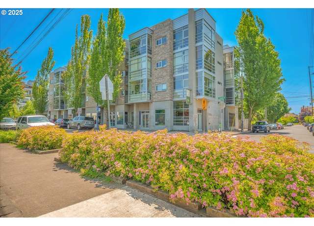 Property at 910 SE 42nd Ave #370, Portland, OR 97215, 1 bed, 1 bath