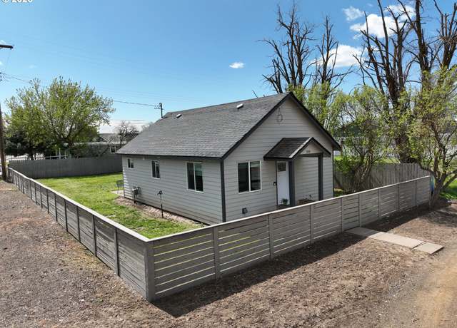Property at 200 W Darland St, Goldendale, WA 98620, 2 beds, 1 bath