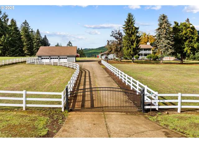 Property at 88692 Ermi Bee Rd, Springfield, OR 97478, 4 beds, 3 baths