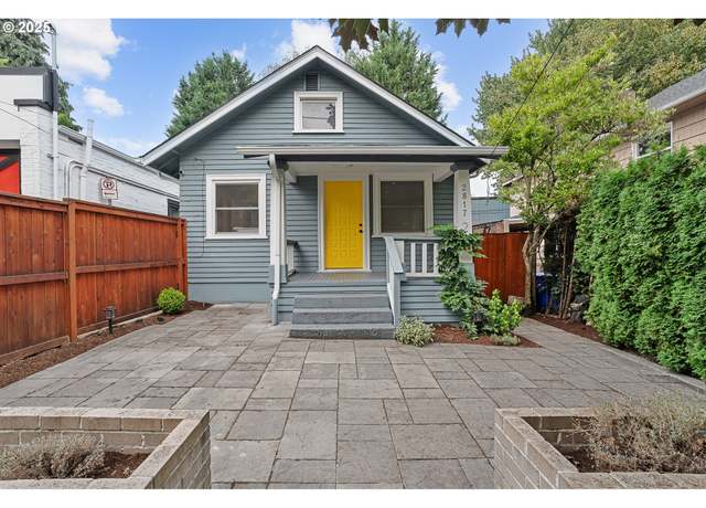 Property at 2817 NE Weidler St, Portland, OR 97232, 6 beds, 3 baths