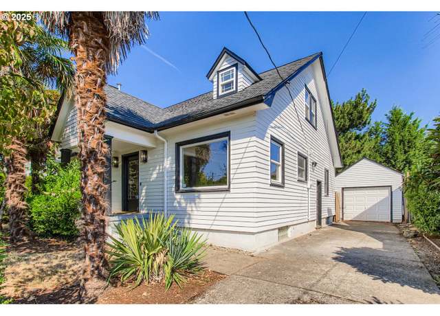 Property at 1815 N Ainsworth St, Portland, OR 97217, 3 beds, 3 baths