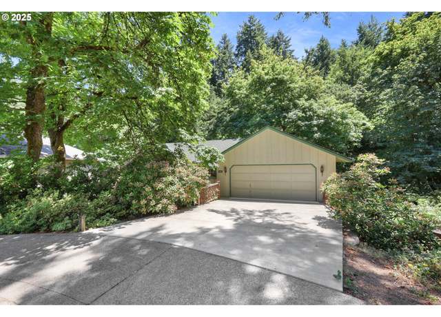 Property at 1825 Cameo Dr, Eugene, OR 97405, 3 beds, 2.5 baths