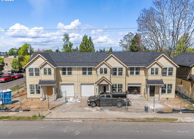 Property at 7411 NE Fremont St, Portland, OR 97213, 3 beds, 2.5 baths