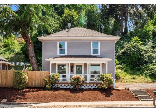Property at 601 Mcclaine St, Silverton, OR 97381, 3 beds, 1 bath