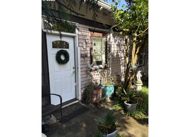 Property at 385 W Marine Dr, Astoria, OR 97103, 3 beds, 1 bath