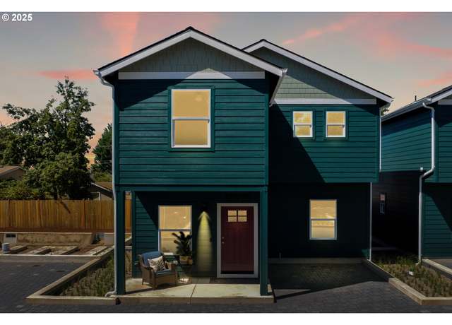 Property at 5592 Burnett Ave Unit B, Eugene, OR 97402, 4 beds, 3 baths