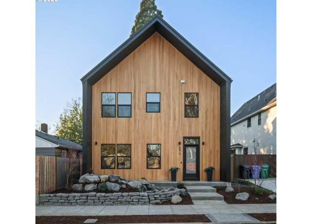 Property at 4975 SE 50th Ave, Portland, OR 97206, 4 beds, 2.5 baths