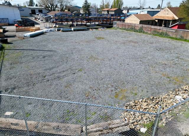 Property at 121 W Ross St, Molalla, OR 97038
