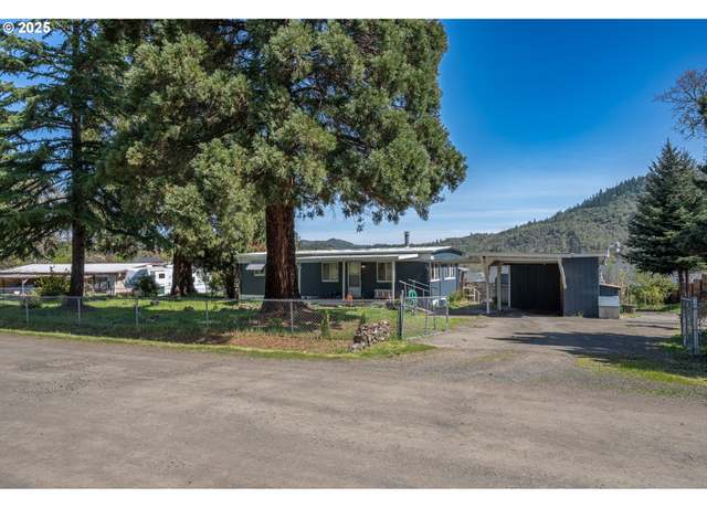 Property at 600 SE Edgewood St, Winston, OR 97496, 2 beds, 1 bath