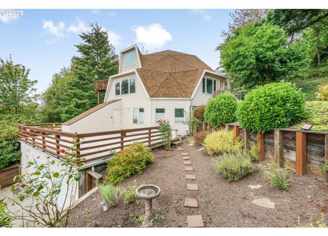 Property at 2626 NW 83rd Pl, Portland, OR 97229, 4 beds, 3 baths