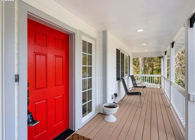 Property at 8920 SW 9th Dr, Portland, OR 97219, 4 beds, 3 baths