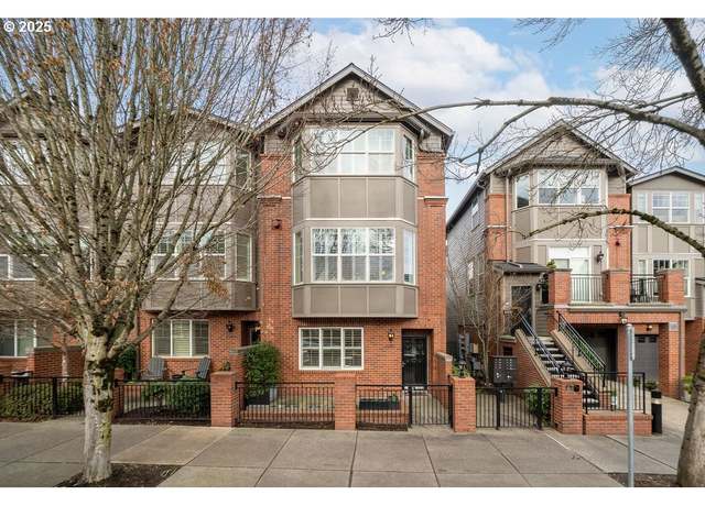 Property at 2357 NW Quimby St, Portland, OR 97210, 3 beds, 3.5 baths