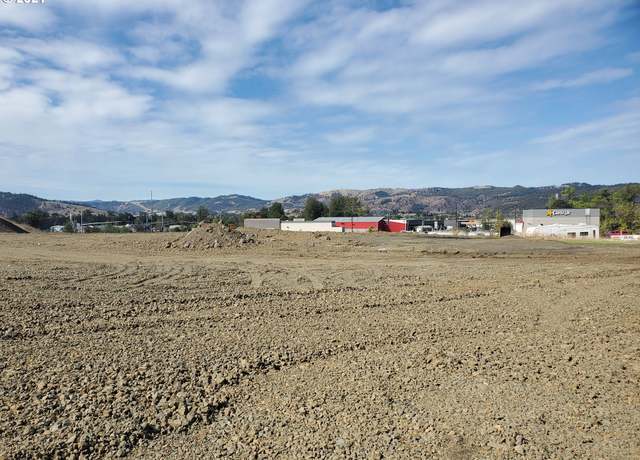 Property at 261 Grant Smith Rd, Roseburg, OR 97471