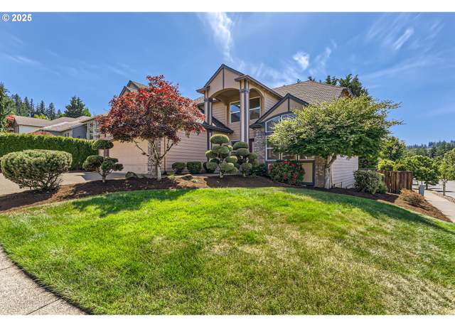 Property at 10939 SE Valley Way, Happy Valley, OR 97086, 3 beds, 2.5 baths