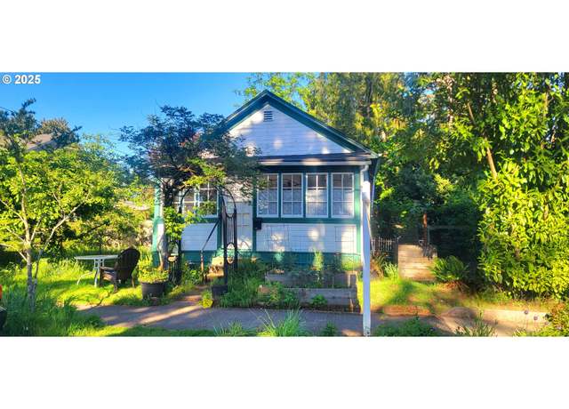 Property at 4932 SE 61st Ave, Portland, OR 97206, 2 beds, 1 bath