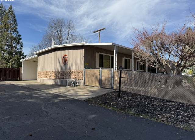 Property at 3955 S Stage Rd #6, Medford, OR 97501, 3 beds, 2 baths