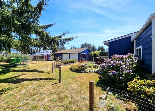 Property at 434 Arnold Ln, Brookings, OR 97415, 3 beds, 3 baths