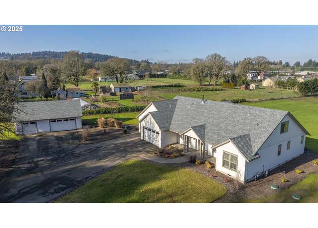 Property at 24005 NE Dayton Ave, Newberg, OR 97132, 3 beds, 2 baths