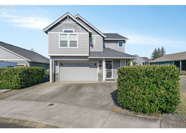 Property at 860 SE Pineview Ct, Estacada, OR 97023, 4 beds, 2.5 baths
